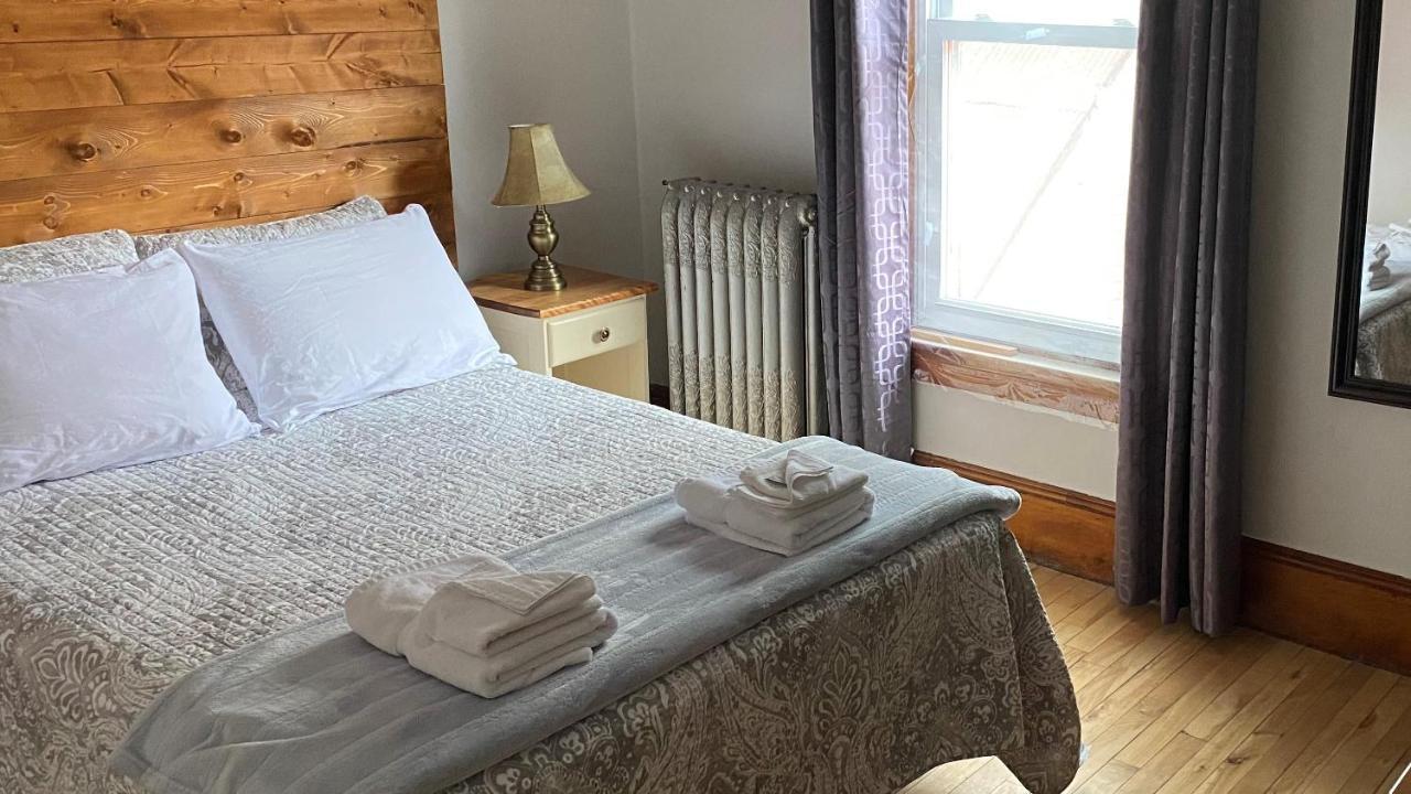 Auberge Ayer'S Cliff Екстериор снимка